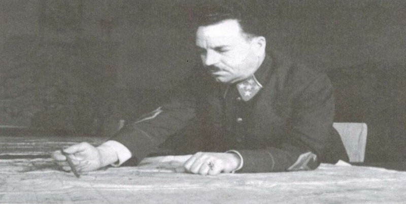 Генерал-армии Иван Тюленев в штабе ЗакФронта в Тбилиси, 1943 год.