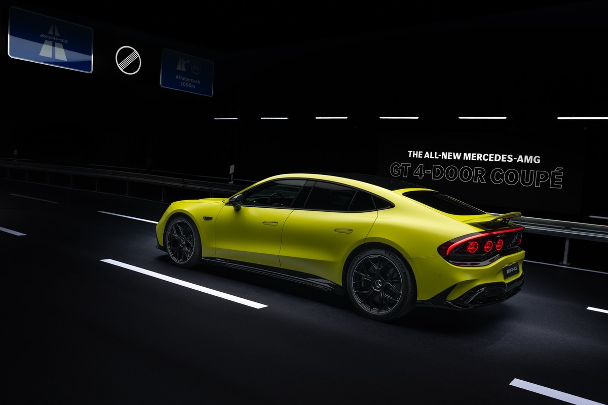    Мощность GT 4-Door Coupe достигает 1169 л.с.