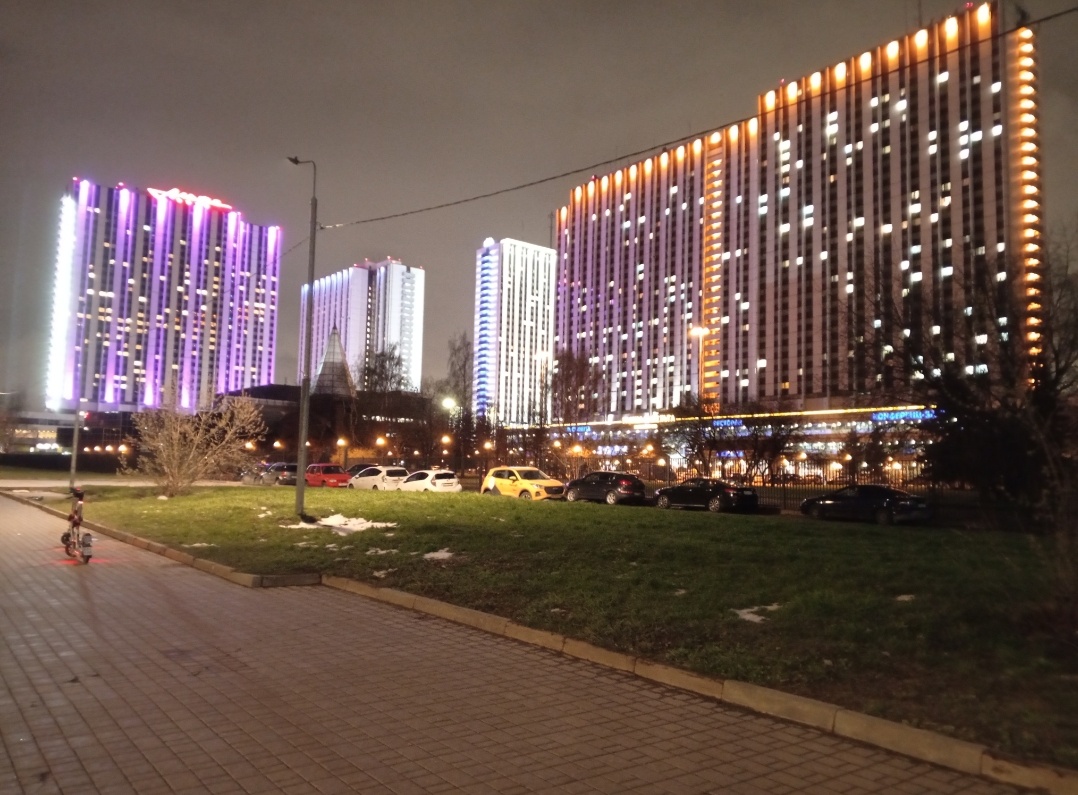 Корпуса гостиничного комплекса в Измайлово. Фото авторов