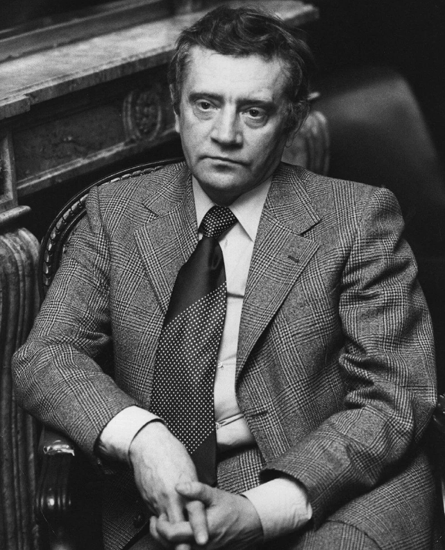 В.Е.Максимов (1930-1995). Источник - https://rg.ru/2020/11/27/rg-vspominaet-pisatelia-i-redaktora-zhurnala-kontinent-vladimira-maksimova.html?