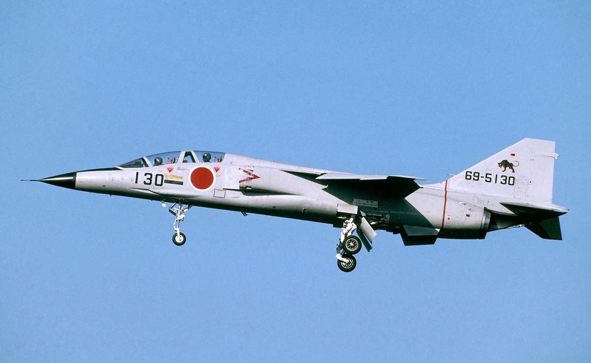 Mitsubishi T-2