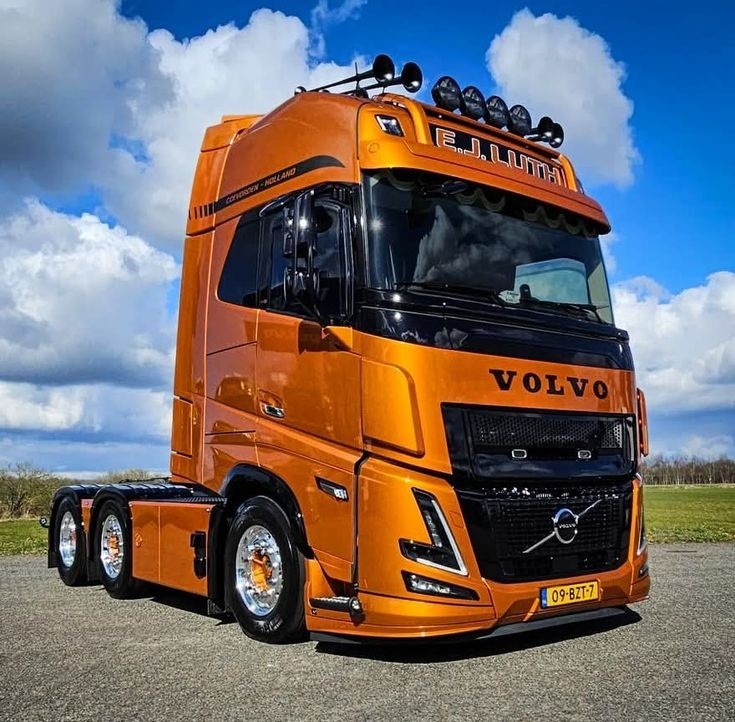 седельный тягач Volvo FH из линейки FH Unlimited Edition