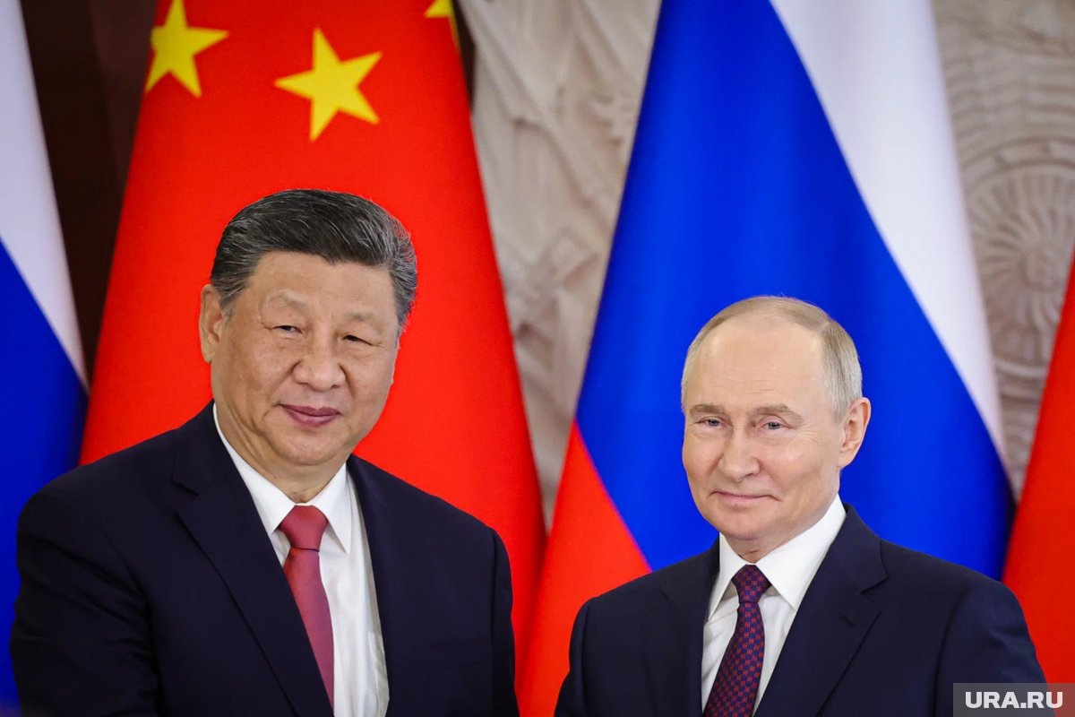     Си Цзиньпин и Владимир Путин провели неформальное чаепитие, обсудив сотрудничество между странами и международную обстановку