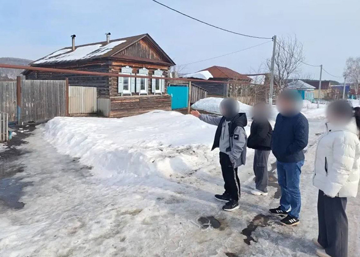 Село Колояр: друзья на следственном эксперименте