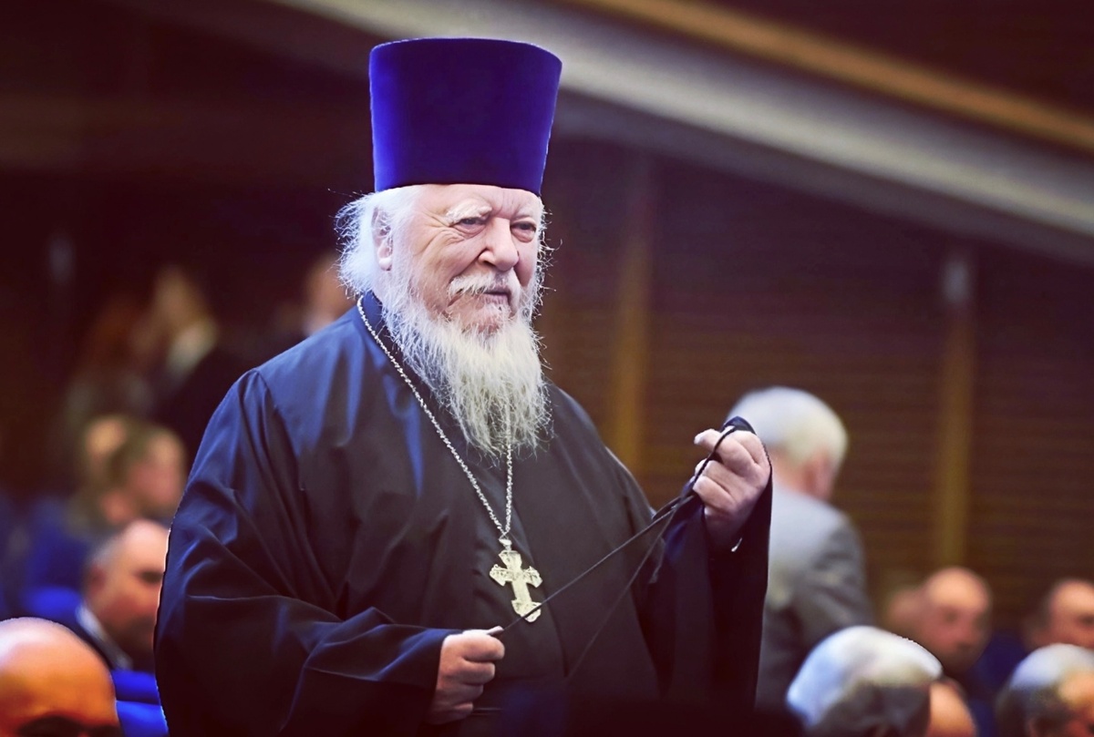 Димитрий Смирнов (07.03.1951 — 21.10.2020 гг.) — протоиерей, церковный и общественный деятель.
