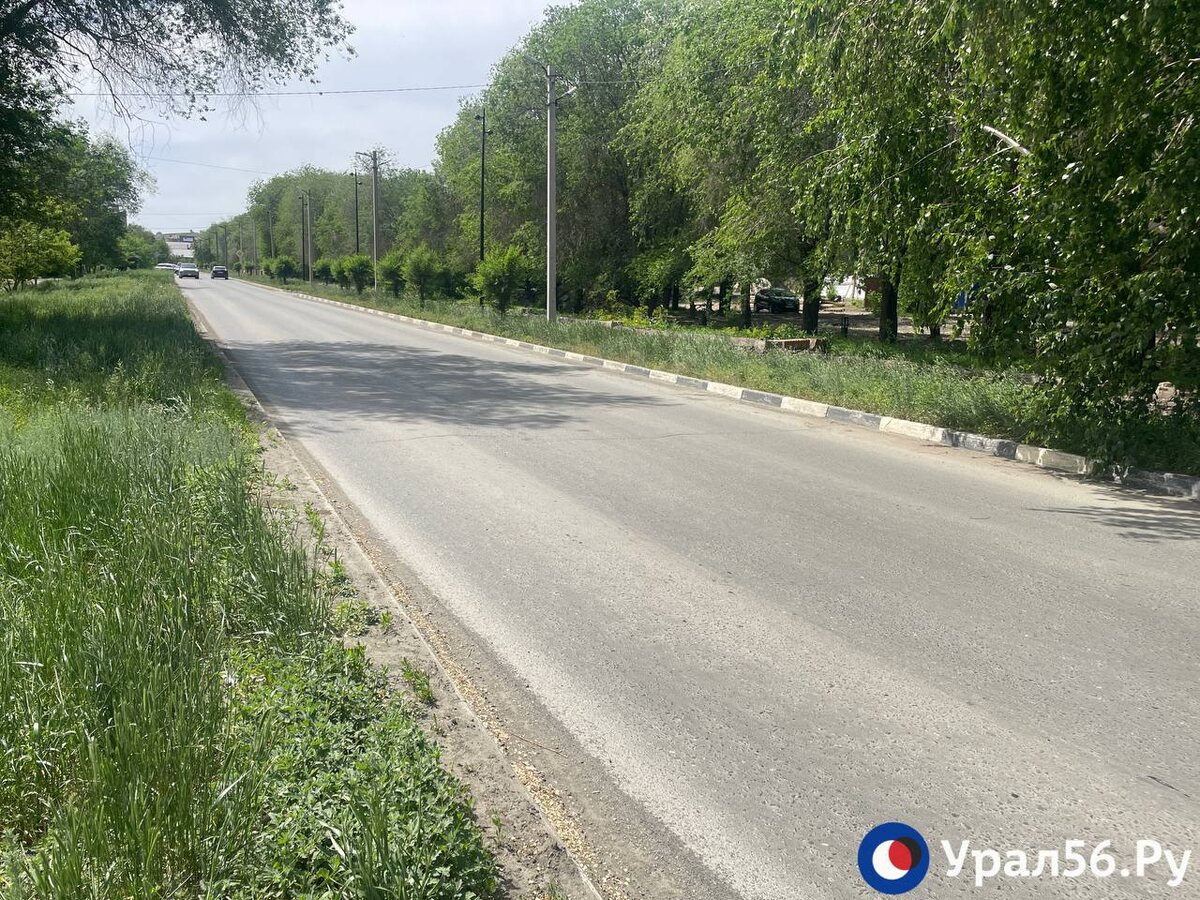    На 100 000 рублей оштрафовали организацию в Орске, которая отвечает за дорожное хозяйство. Обзор проблемных участков