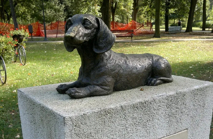Памятник