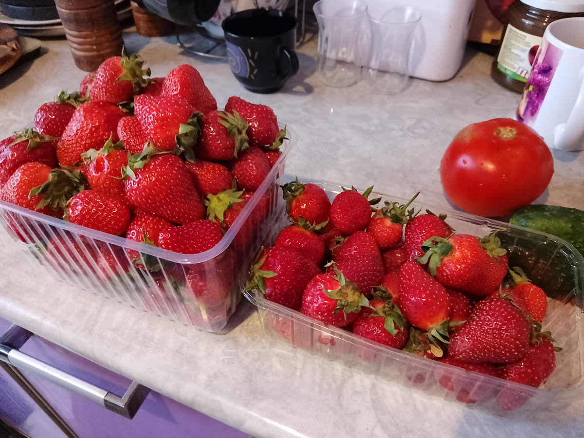 Фото автора, купила клубнику