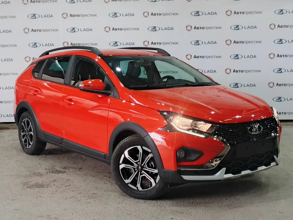 Lada Iskra крупным планом: именно такие живые дилерские фото лучше показывают машину, чем студийные рендеры.