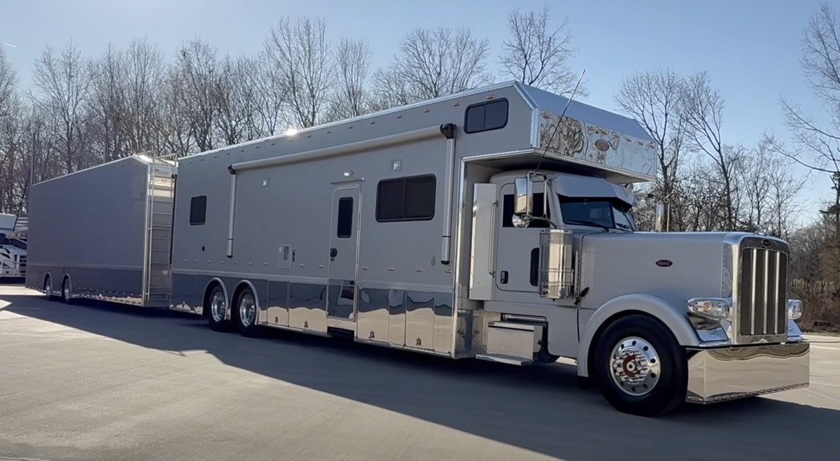 [caption id="attachment_29510" align="alignnone" width="1920"] Trailer[/caption]