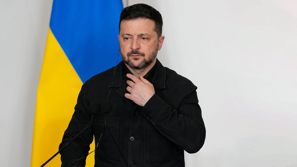     Галузин: в Москве поражены тому, что в Ереване никто не одернул Зеленского Alessandra Tarantino/AP/TASS