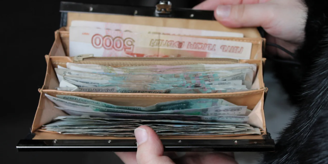 Стоит ли закрыть действующий вклад в банке и открыть вместо него новый депозит до 1 июня