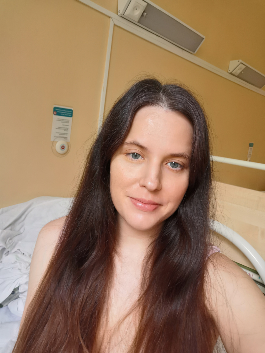 Предпоследняя фотография из роддома. Уже знаю, что нас сегодня выписывают