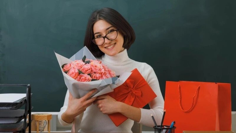    как выбрать подарок учителю: главные принципы Фото: @stockking / magnific.com