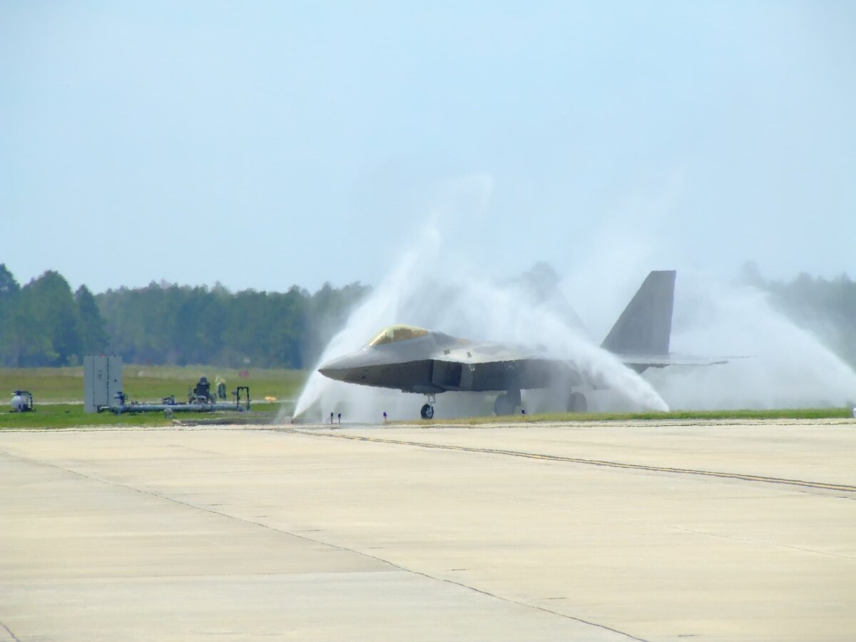    F-22