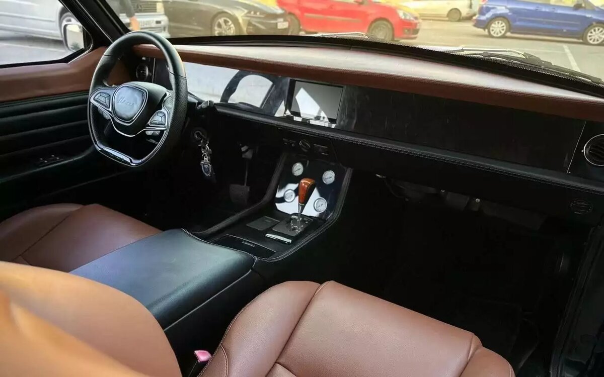 Продается черная Волга ГАЗ-24 с мощным V8В Таганроге на продажу выставили Волгу ГАЗ-24 с бензиновым V8 от Toyota
📷
📷
📷
📷
