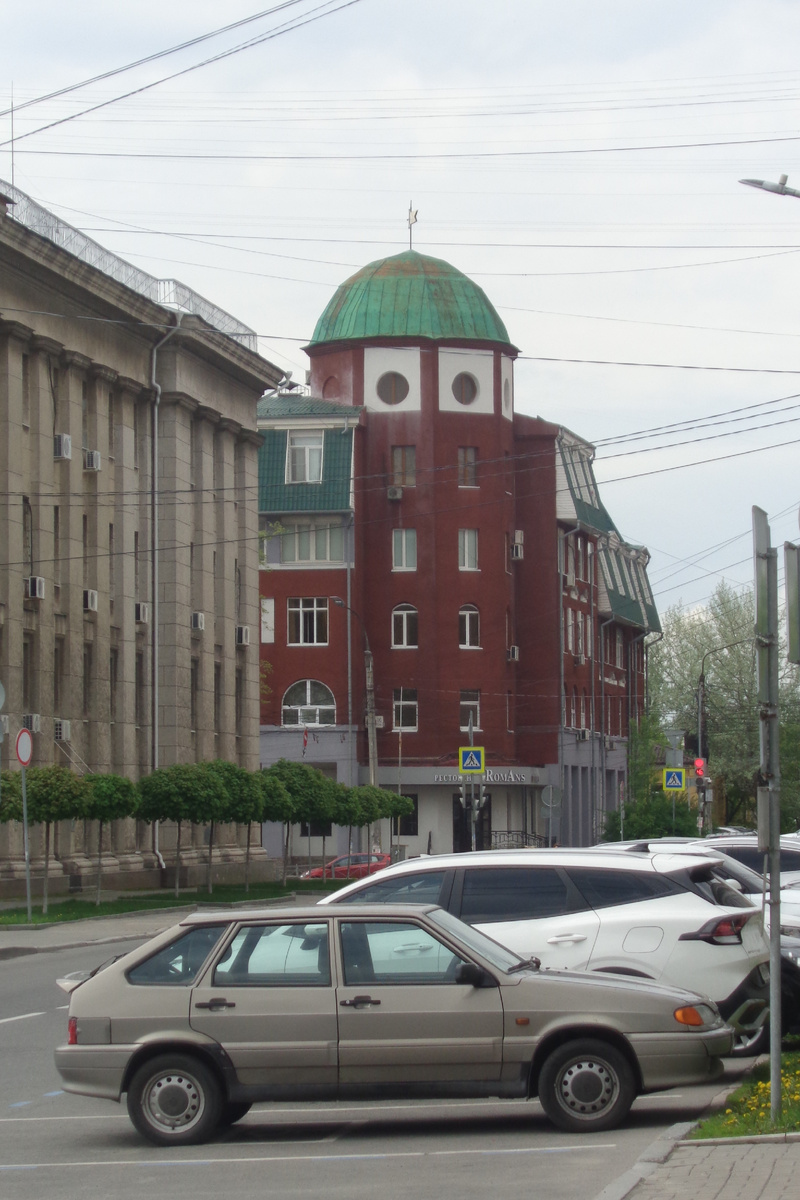 Фото автора. Поостройка 2002 года на улице Радищева.