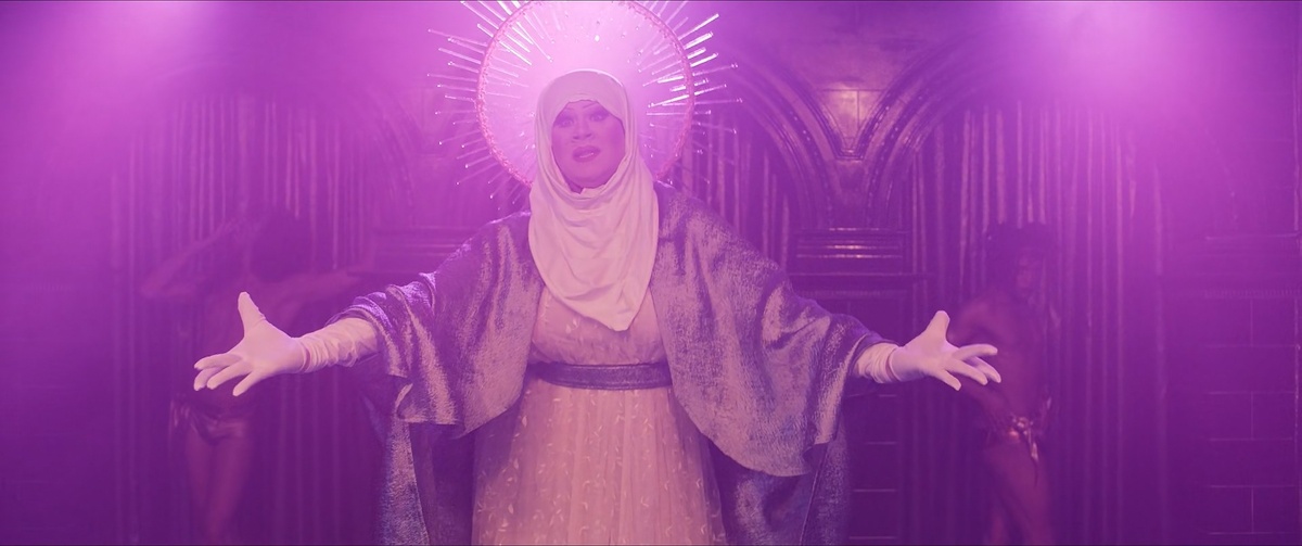 Кадр из фильма Queens of the Dead.