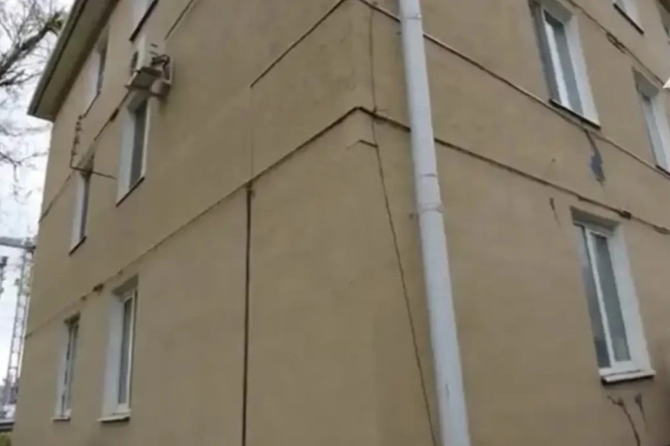    В Невинномысске СК и прокуратура проверят дом с трещинами после капремонта. Фото: СУ СКР по СК