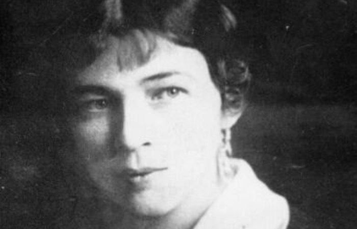    Любовь Дмитриевна Менделеева: женщина, ставшая для поэта божеством.