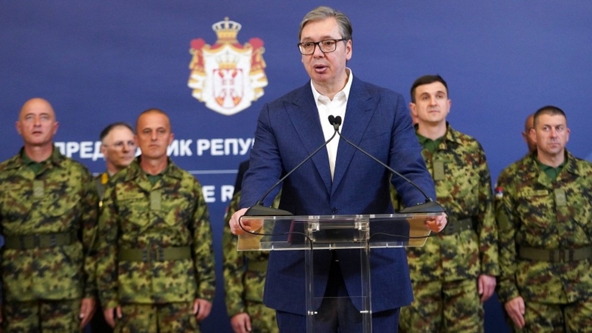    Александр Вучич затаскивает сначала армию, а потом и всю страну в НАТО.