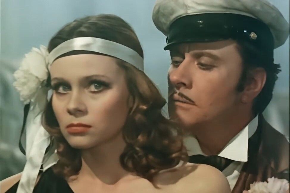 Любовь Полищук в «12 стульев». Источник: кадр из сериала «12 стульев» (1977) / «Экран»📷
