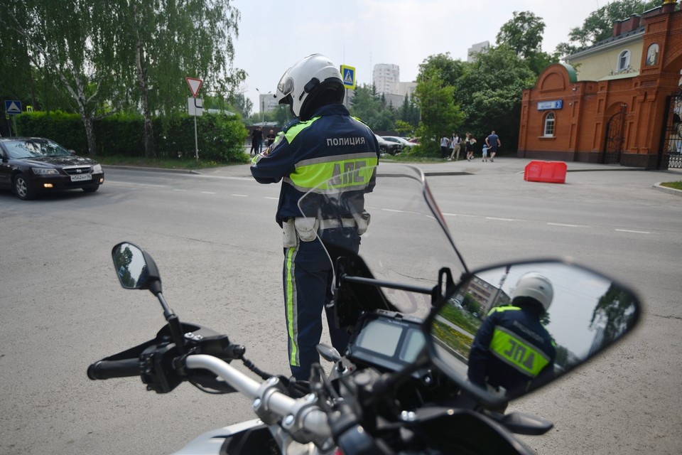    ДПС Новосибирской области выявили двух подростков за рулем мотоциклов без прав. Алексей БУЛАТОВ