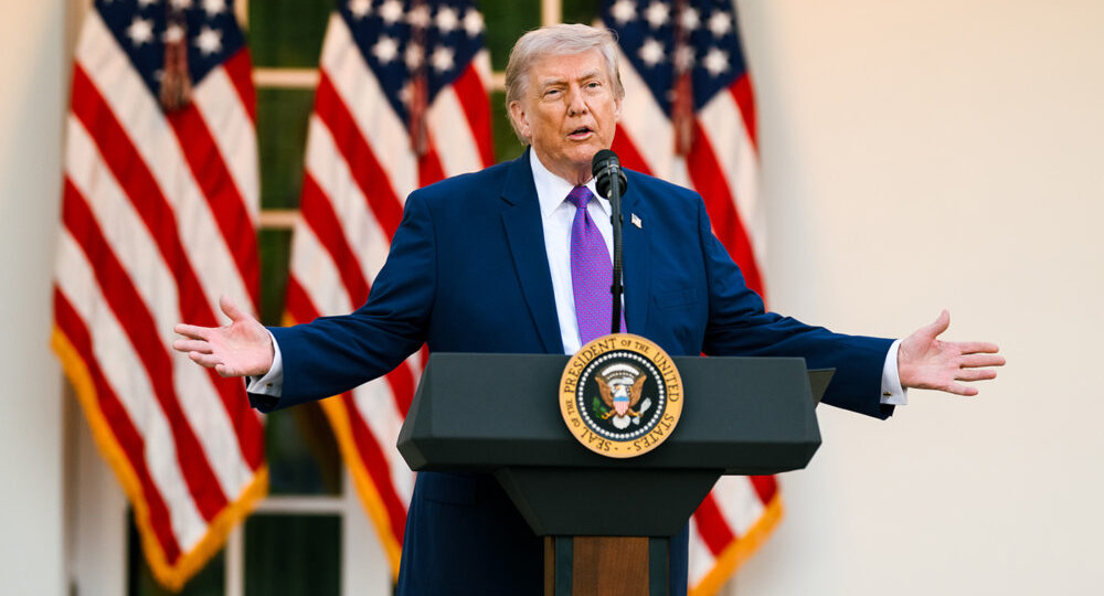 «Беспрецедентный шаг»: Трамп заявил о намерении поговорить с президентом Тайваня