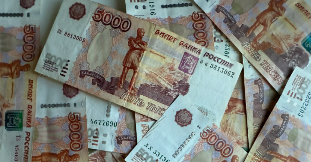 Россиян призвали снять деньги с накопительных счетов: в чём дело