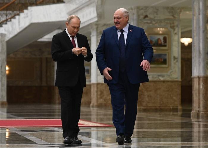 Владимир Путин и Александр Лукашенко. Обложка © Life.ru