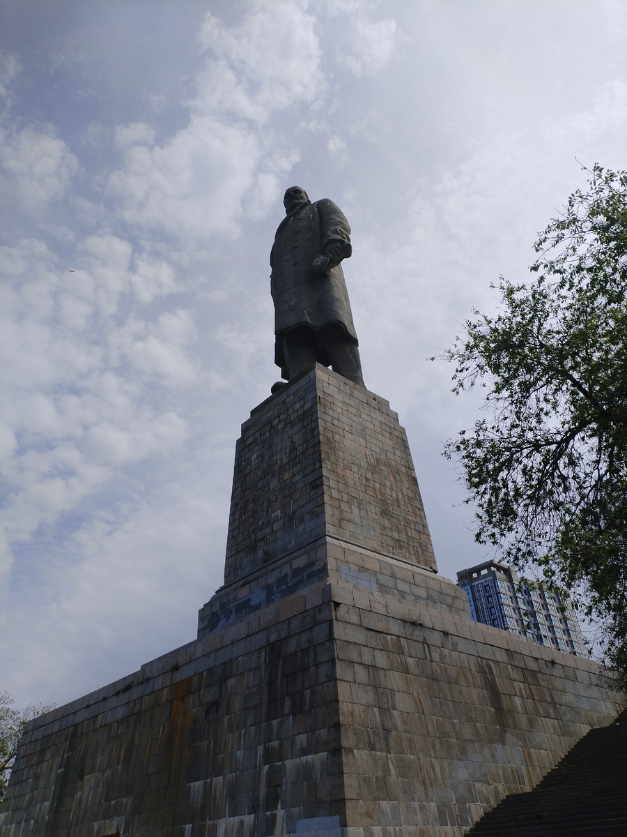 Интересно, одобряет ли?