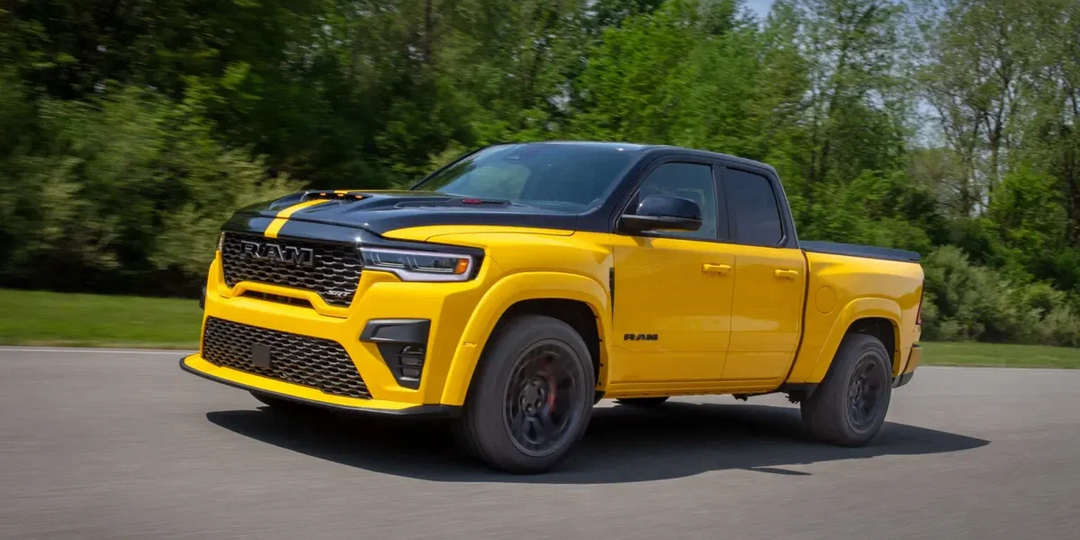 Ram вывел на рынок новое поколение «заряженных» пикапов Rumble Bee с моторами V8