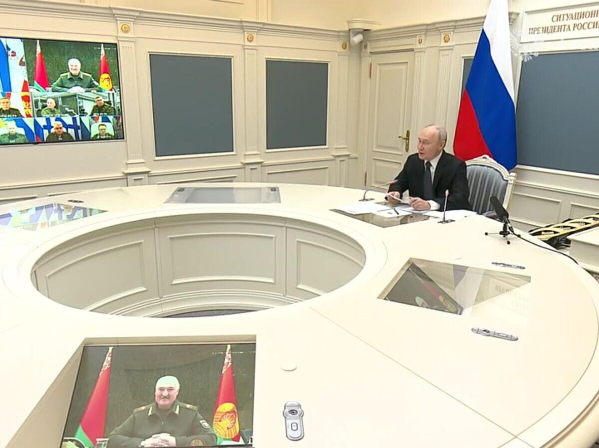    Путин и Лукашенко по ВКС наблюдают за проведением учений ядерных сил РФ и Белоруссии | © kremlin.ru