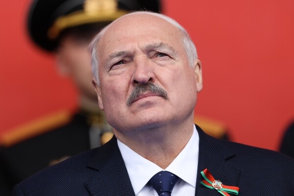Президент Белоруссии Александр Лукашенко на Красной площади в Москве на военном параде в честь 81-й годовщины Победы в Великой Отечественной войне, 9 мая 2026 года / Александр Щербак/РИА Новости   📷