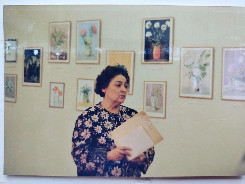   📷
