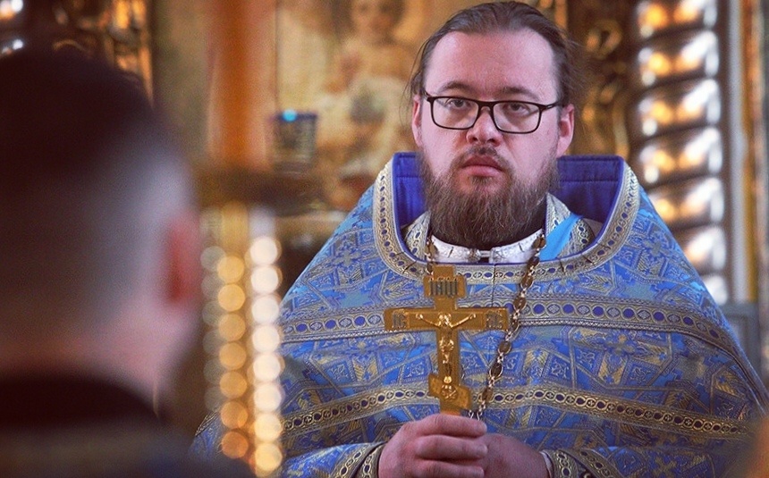 Александр Ермолин — иерей, настоятель храма Смоленской иконы Божией Матери в селе Соловцово и храма Блаженной Матроны и Ксении Петербургской в Казани.