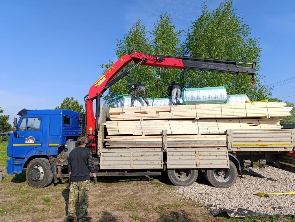 Механизированная погрузка/разгрузка заметно ускоряет процесс строительства