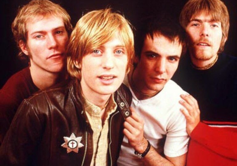 Счастливый кавер Kula Shaker на песню "Hush"