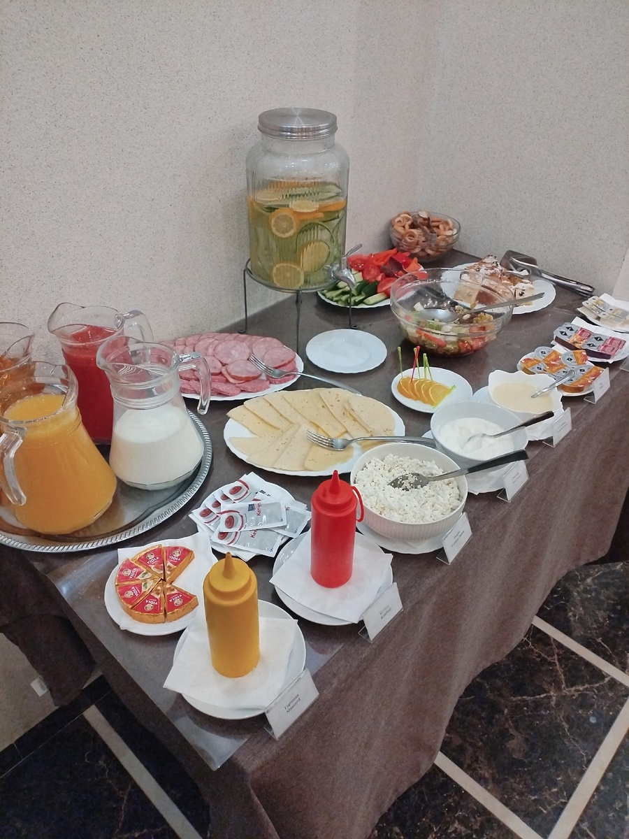 Кому мало - тот не жрица!