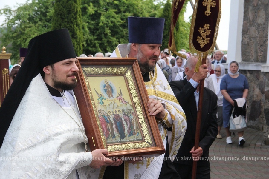     Архимандрит Сергий (Брич) совершил Литургию в Спасо-Вознесенском храме г. Копыля