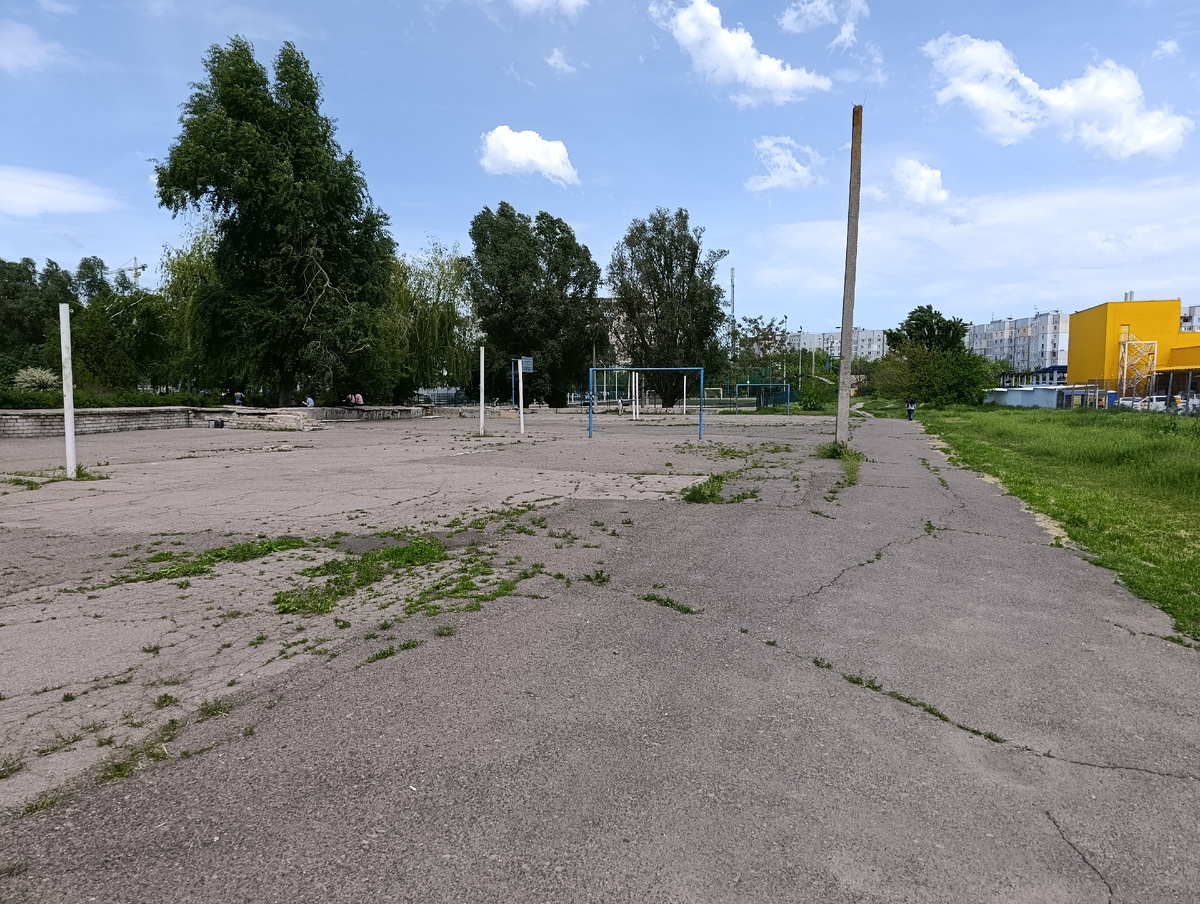 Спортивные площадки в микрорайоне Привокзальный.