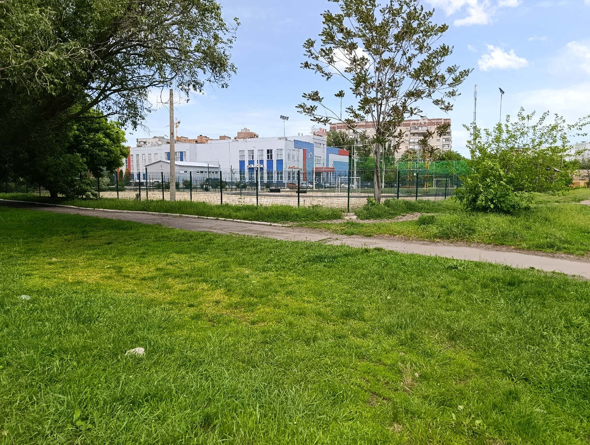 Спортивные площадки в микрорайоне Привокзальный.