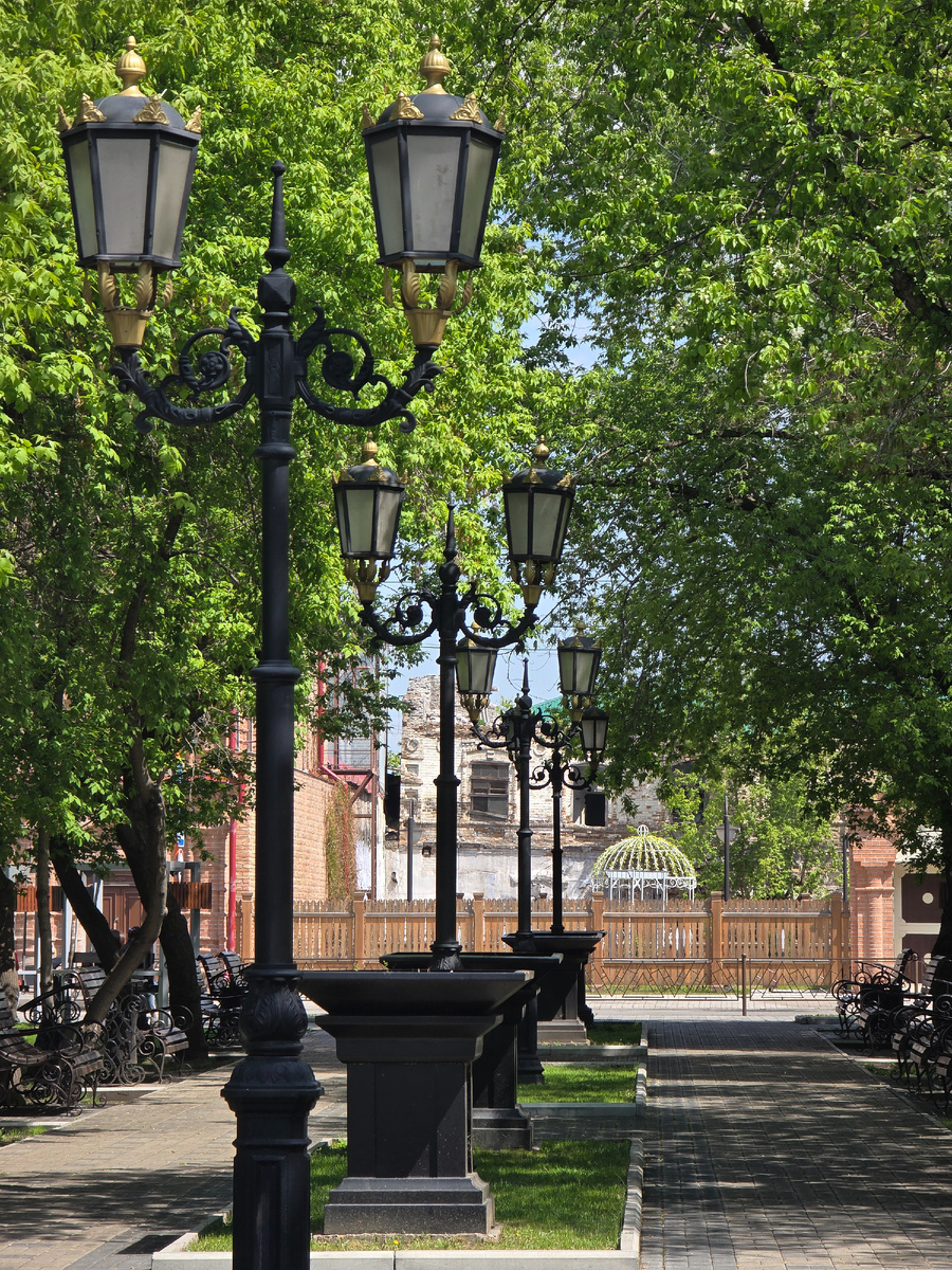 Весна, с теплым ветерком