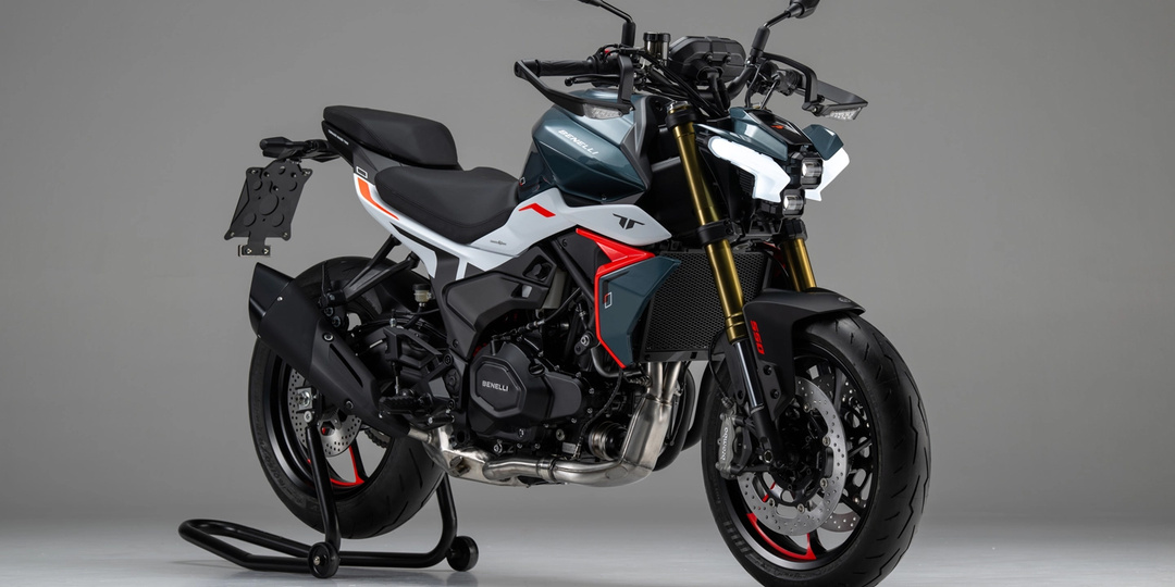 Компания Benelli представила совершенно новый нейкед-байк TNT 550 и обновленную модель TRK 602 X