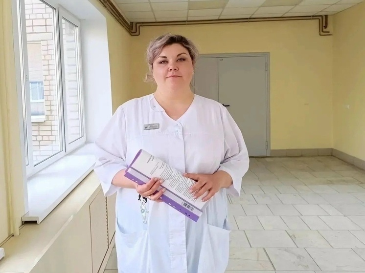    Медсестра Ольга Алексеева спасла продавца, потерявшую сознание на рабочем месте. фото: пресс-служба министерства здравоохранения Новгородской области