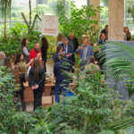   📷
