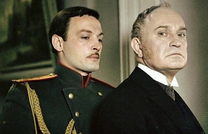 Кадр из фильма «Анна Каренина» 1967 год. Вронский и Каренин. 