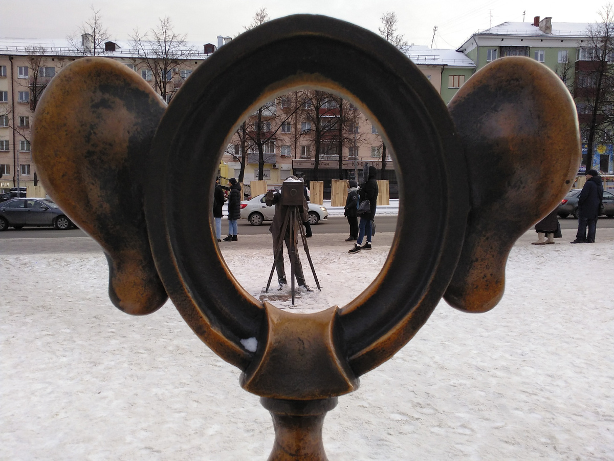 Пермь. Уличная скульптура "Пермяк - солёны уши". Фото 2019 года