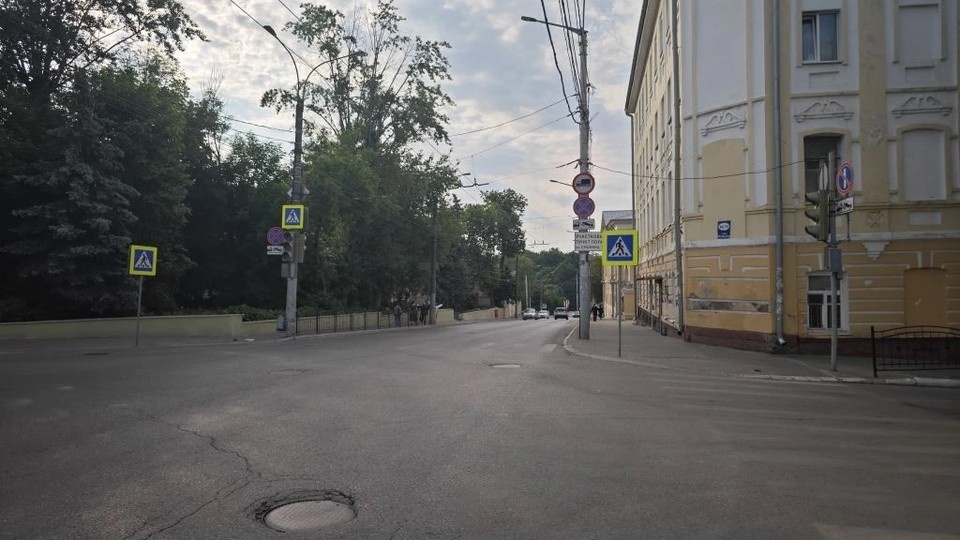    В Калуге на оживленном перекрестке отключились светофоры.