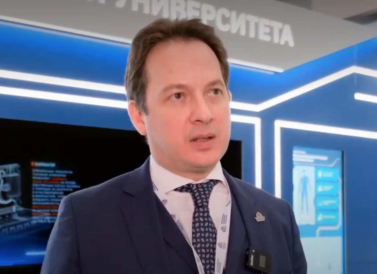 Шпоть Евгений Валерьевич, заместитель директора по научной работе, профессор НИИ урологии и репродуктивного здоровья человека Первого МГМУ им. И.М. Сеченова. Руководитель роботического центра. Врач уролог, онкоуролог